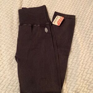 Free People leggings. NWT. Size M//L
